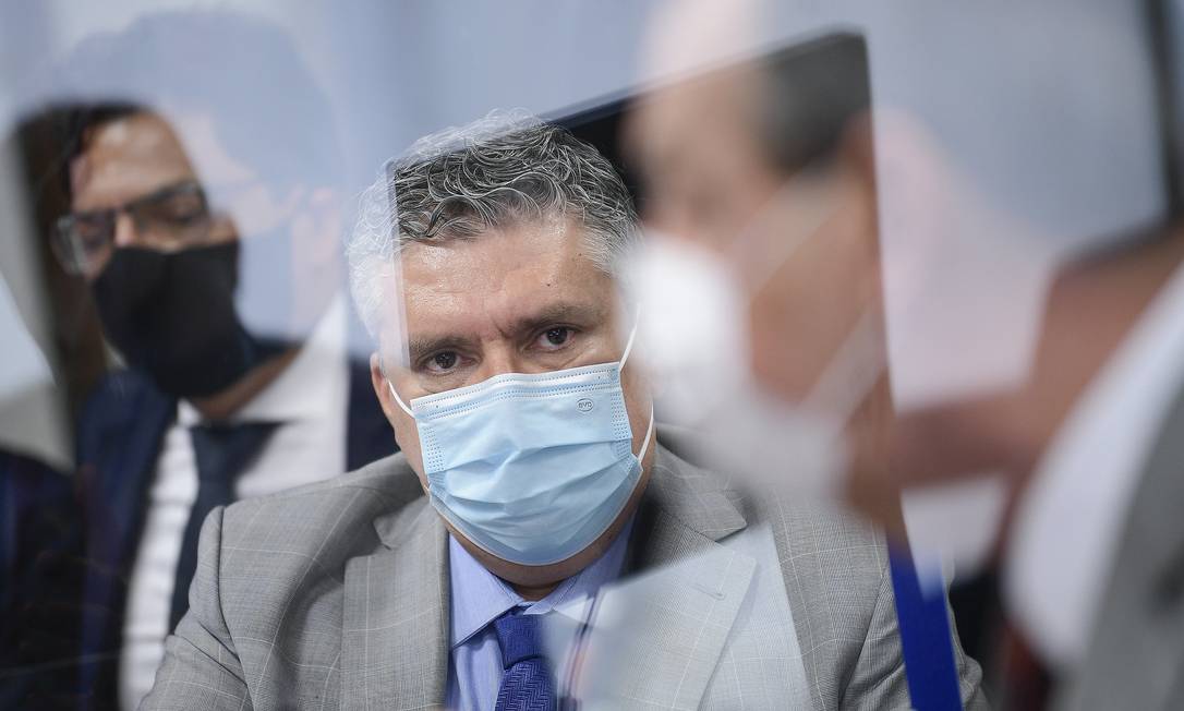 O presidente do FIB Bank, Roberto Pereira Ramos Junior, deu informações desencontradas sobre a relação da empresa com o advogado Marcos Tolentino, durante o depoimento à CPI da Covid. Senadores acreditam que Tolentino, amigo do líder do governo na Câmara, Ricardo Barros (PP-PR), seja o verdadeiro dono da FIB Bank. Roberto Pereira teve o direito de ficar em silêncio e não produzir provas contra si mesmo no depoimento, concedido pela ministra Cármen Lúcia, do Supremo Tribunal Federal (STF). Foto: Pedro França / Agência Senado