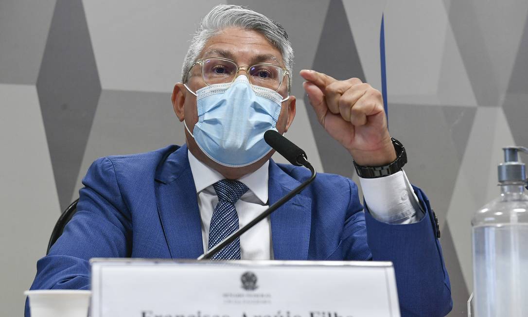 Em depoimento à CPI, o ex-secretário de Saúde do Distrito Federal, Francisco Araújo Filho, disse que não tem nenhum tipo de relacionamento com a Precisa, nem conhece os donos da empresa. Francisco afirmou que eles participaram de um certame assim como outras empresas e negou que a Precisa tenha feito proposta fora do prazo. O ex-secretário foi alvo da Operação Falso Negativo, em agosto de 2020, que constatou irregularidades em compras para o enfrentamento à pandemia no Distrito Federal. Foto: Roque de Sá / Agência O Globo