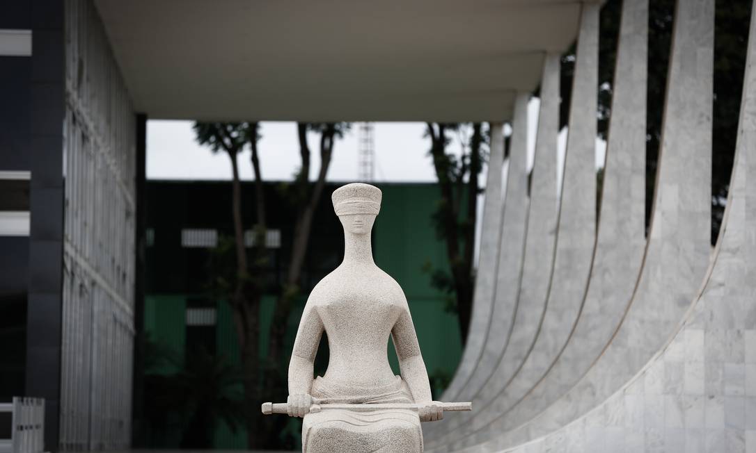 Estátua da Minerva, a alegoria da Justiça Foto: Pablo Jacob / Agência O Globo
