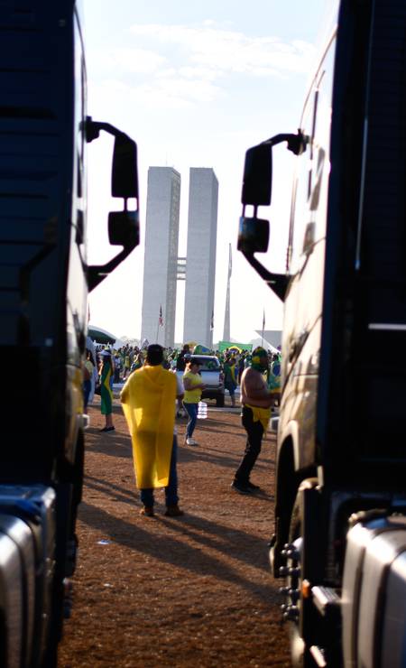 Ato em Brasília tem apoio de caminhoneiros Foto: Mateus Bonomi / Agência O Globo