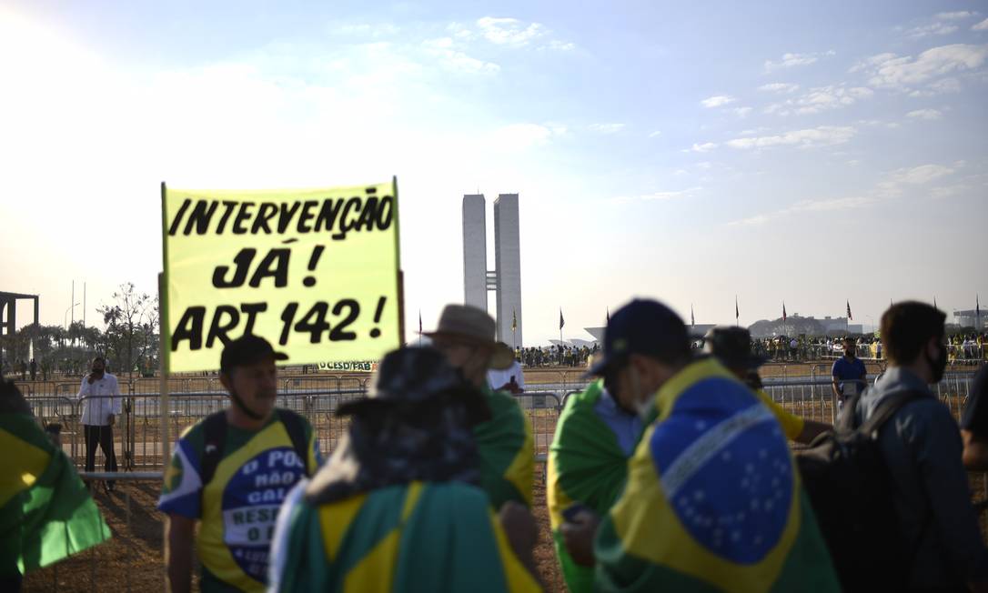 Apoiadores do presidente Bolsonaro protestam contra democracia em Brasília Foto: Mateus Bonomi / Agência O Globo