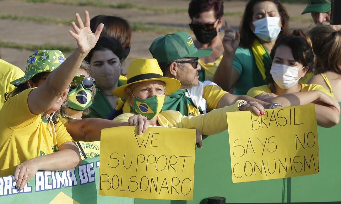 &#034;Nós apoiamos Bolsonaro&#034; e &#034;Brasil diz não ao comunismo&#034;, dizem Foto: Cristiano Mariz / O Globo