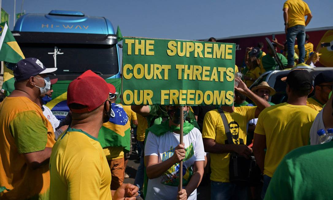 620x372x95140663 People take part in a demonstration to support Brazilian President Jair Bolsonaro in