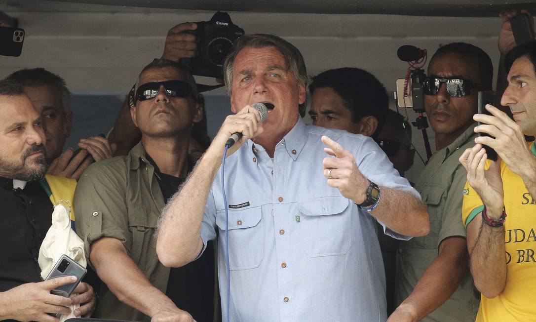 Em SP, Bolsonaro ataca Moraes e diz que 'não cumprirá' decisões do ministro do Supremo Foto: PAULO LOPES / AFP