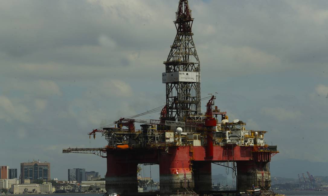 Plataforma de petróleo em Niterói Foto: Antonio Scorza / Agência O Globo (10/03/2021)