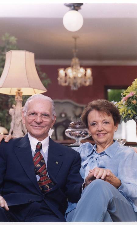 Tarcísio e Ruth Padilha completaram 50 anos de casados em 2001 Foto: Arquivo / Agência O Globo