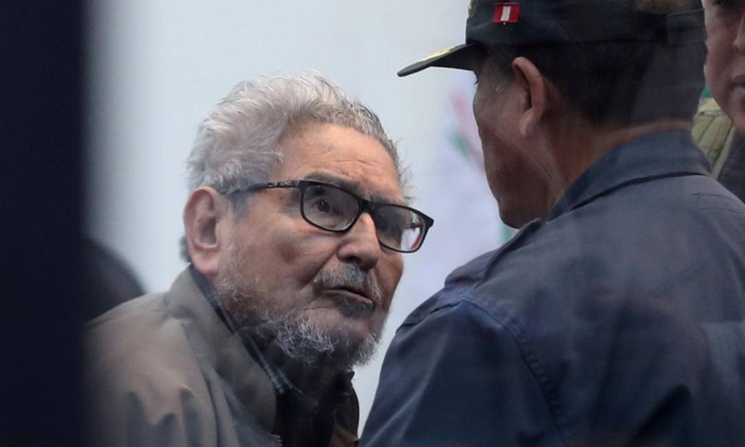 Abimael Guzmán, fundador do Sendero Luminoso, comparece a julgamento, em setembro de 2018 Foto: Mariana Bazo / REUTERS
