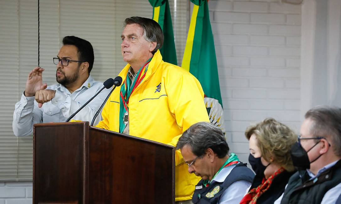 Bolsonaro recebe Medalha do Mérito Farroupilha, concedida pela Assembleia Legislativa do Rio Grande do Sul Foto: Alan Santos/PR / Divulgação