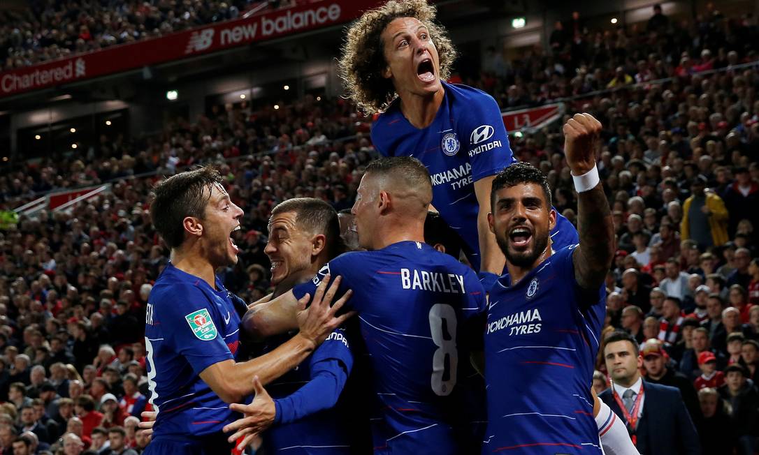 David Luiz depois de marcar gol pelo Chelsea, clube onde mais jogou na carreira. Foram 248 partidas, com 18 gols e 12 assistências nas duas passagens Foto: LEE SMITH / Reuters