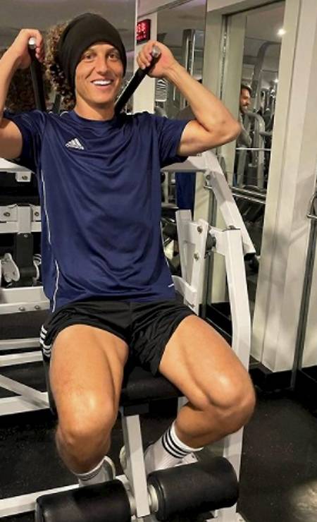 Jogador David Luiz se exercitando Foto: Foto Reprodução/Instagram / Agência O Globo