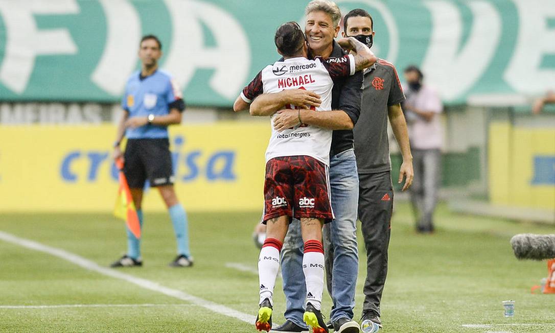 Michael abraça Renato Foto: Marcelo Cortes / Flamengo / Marcelo Cortes / Flamengo