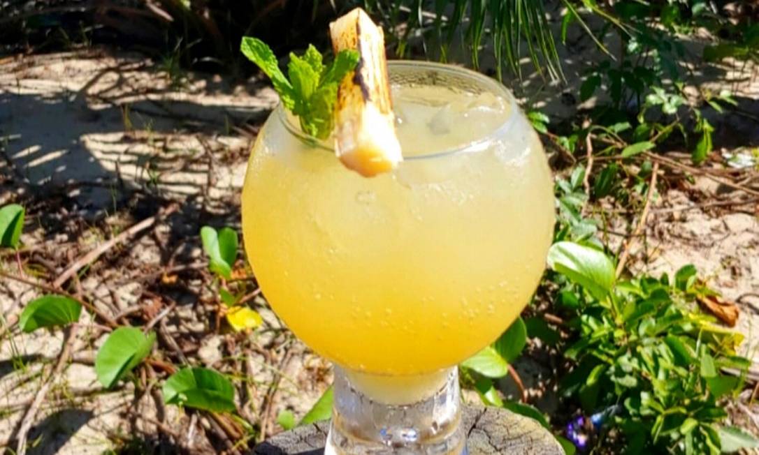 Da feira, sugestão de drink no Bar do Honô: cachaça, limão e caldo de cana gaseificado Foto: Divulgação