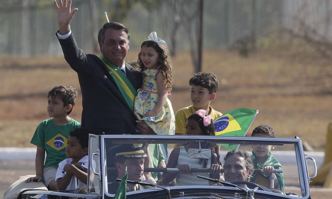 Presidente Jair Bolsonaro durante cerimônia de hasteamento da Bandeira Foto: Cristiano Mariz / Agência O Globo