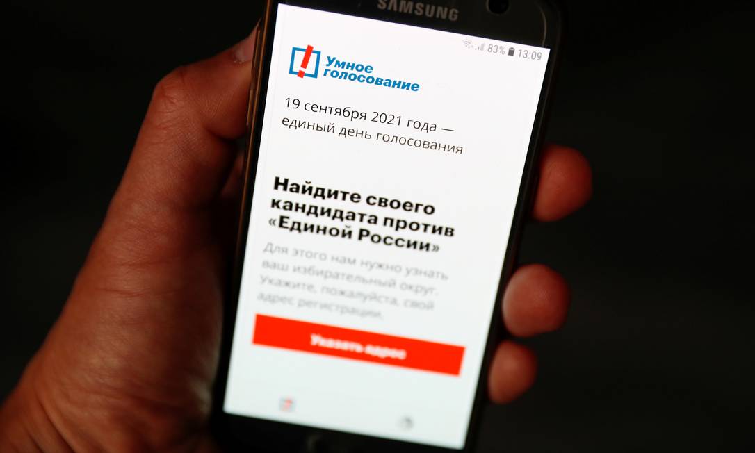 Aplicativo de votação do líder da oposição russa, Alexei Navalny, é visto em tela de celular, em Moscou, Rússia Foto: Shamil Zhumatov / REUTERS/16-09-2021