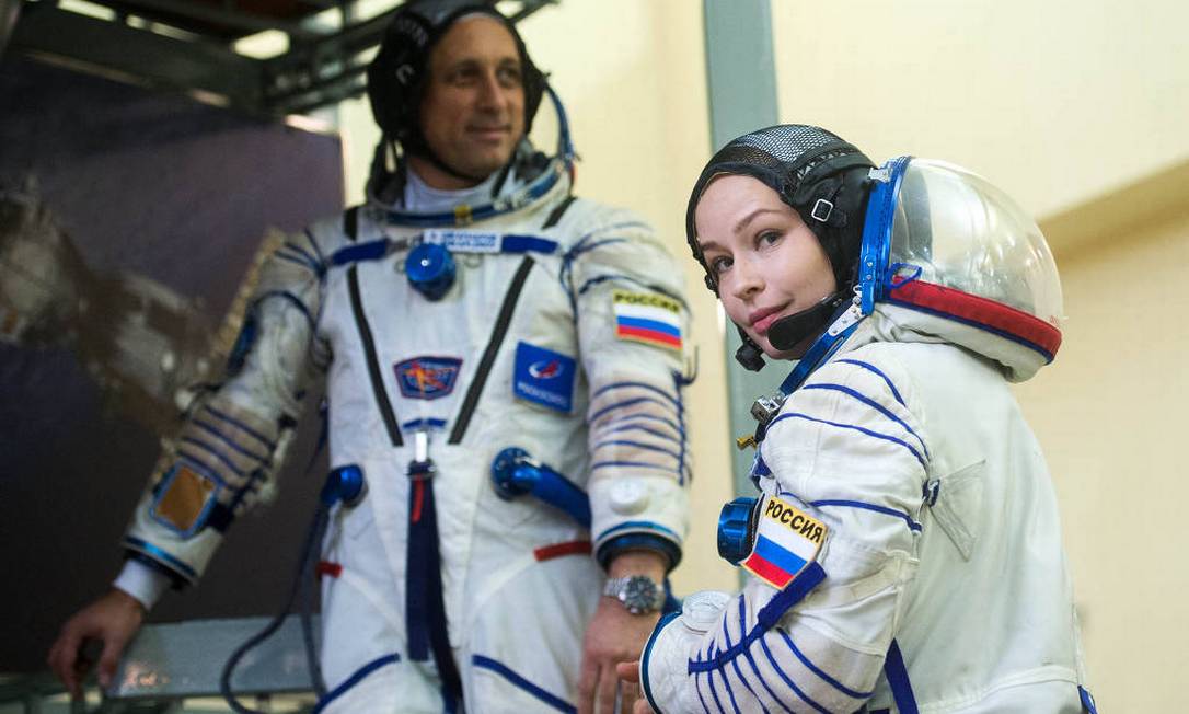 Atriz Yulia Peresild protagonizará o primeiro longa-metragem filmado no espaço. Foto: Andrey Shelepin/Russian Space Agency Roscosmos/AFP