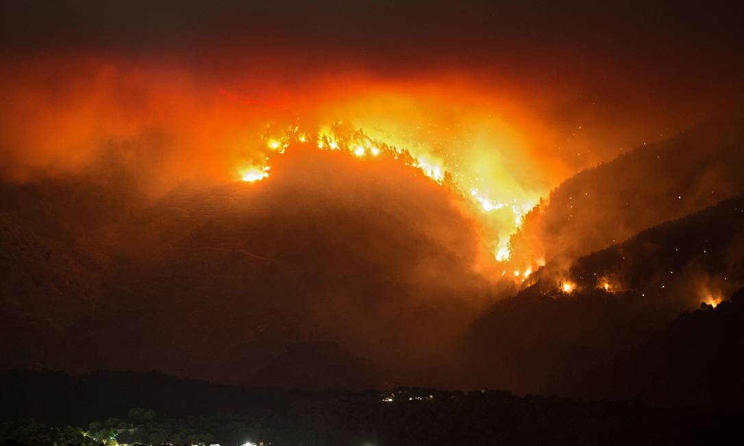 Incêndio na Espanha queima seis mil hectares de floresta em quatro dias, na zona sul de Málaga Foto: JORGE GUERRERO / AFP