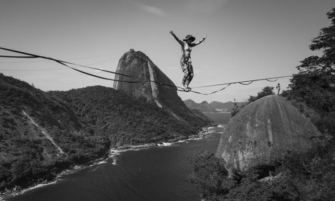 Erika foi uma das primeiras mulheres praticantes de highline no Rio de Janeiro Foto: Rafael Duarte / Divulgação/Rafael Duarte