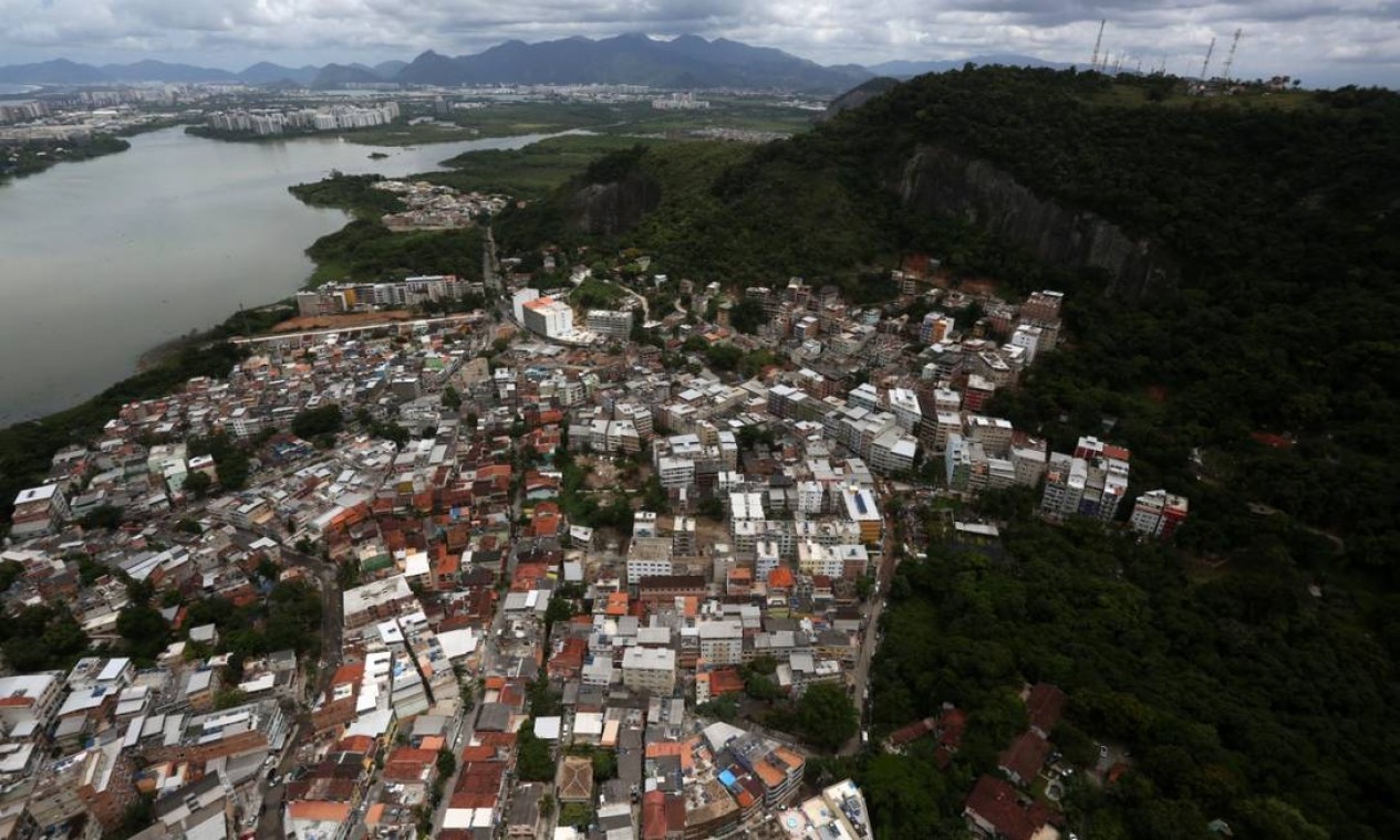 A Favela da Muzema, no Itanhangá, revela que o crescimento das comunidades do Rio também é vertical Foto: Custodio Coimbra / Agência O Globo
