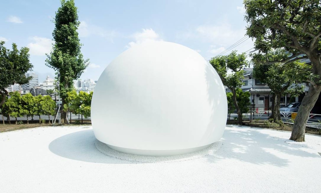Batizado de Hi Toilet e projetado por Kazoo Sato, este novo banheiro público em Tóquio é acionado por controle de voz Foto: Tokyo Toilet Project / The Nippon Foundation / Divulgação