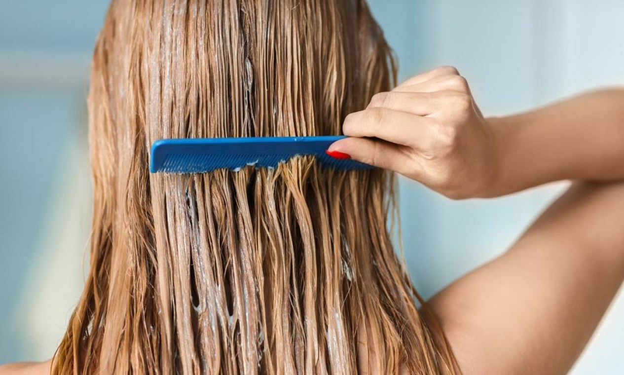 30 frases de cabeleireiro para dedicar a quem cuida das suas madeixas