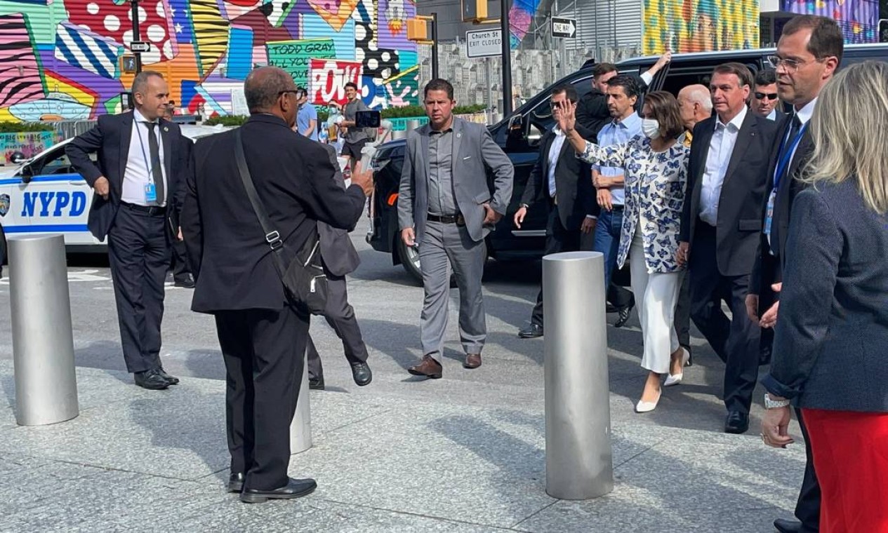Bolsonaro visitou o memorial do 11 de Setembro em Nova York Foto: Pedro Moreira / Agência O Globo