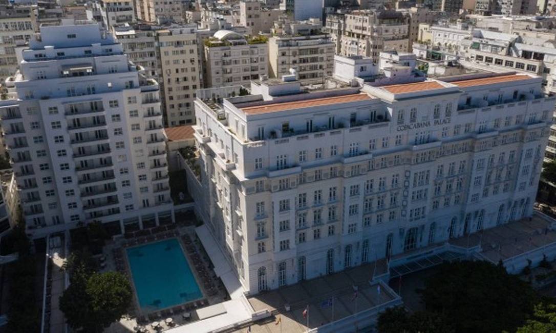 Vista aérea do Copacabana Palace Foto: Brenno Carvalho / Agência O Globo