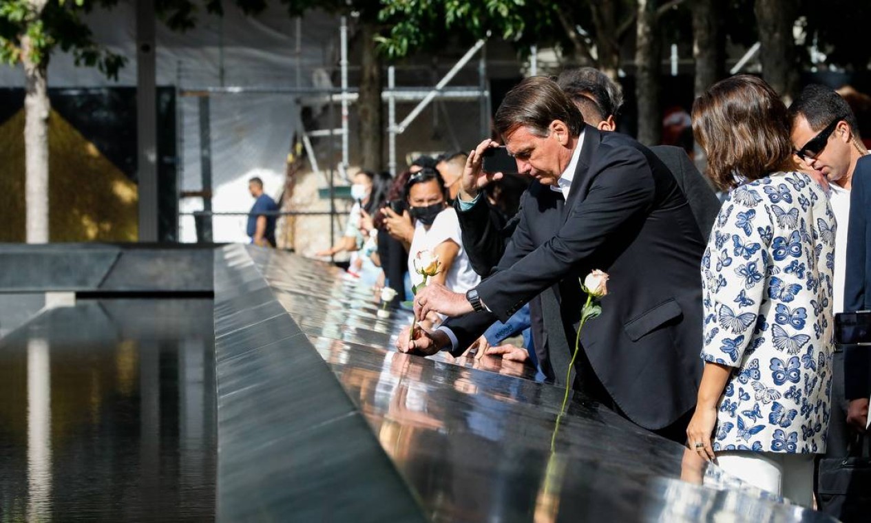 Sem máscara, Bolsonaro visita memorial do 11 de Setembro, em Manhattan Foto: Alan Santos / PR - 21/09/2021
