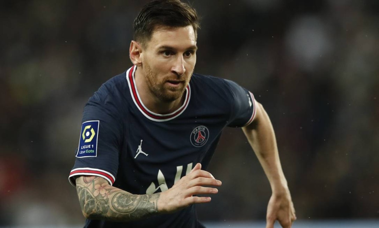 2º - Lionel Messi, do Paris Saint-Germain; 110 milhões de dólares - R$ 581,1 milhões Foto: BENOIT TESSIER / REUTERS