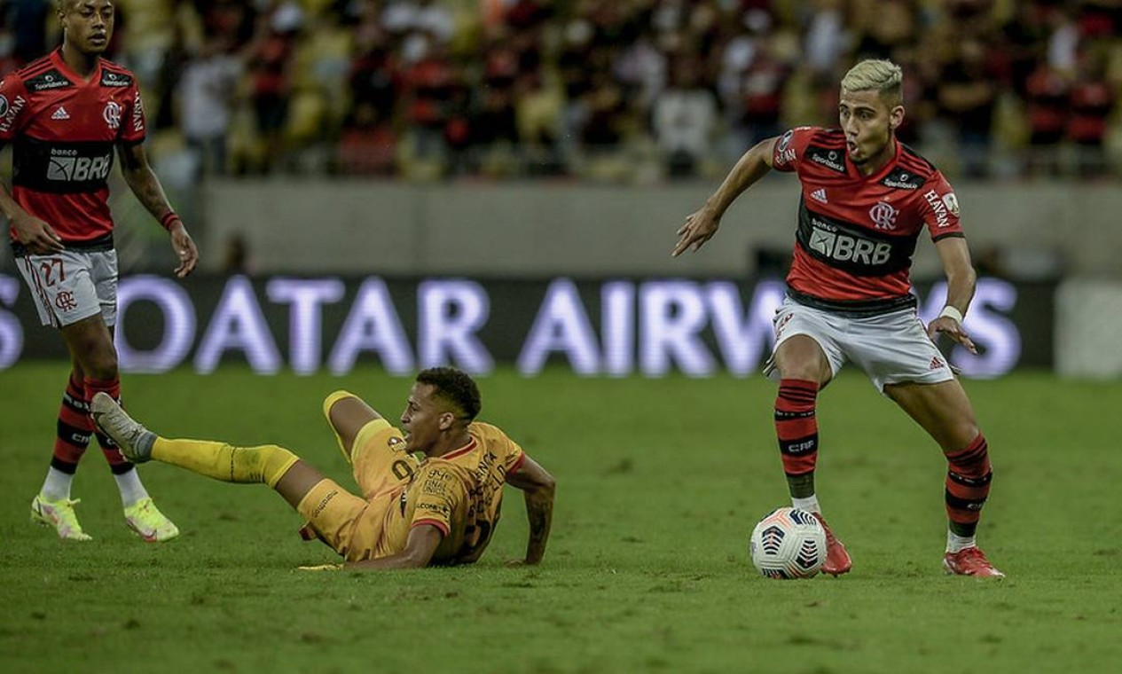 Andreas Pereira na partida contra o Barcelona de Guayaquil Foto: Marcelo Cortes / Flamengo