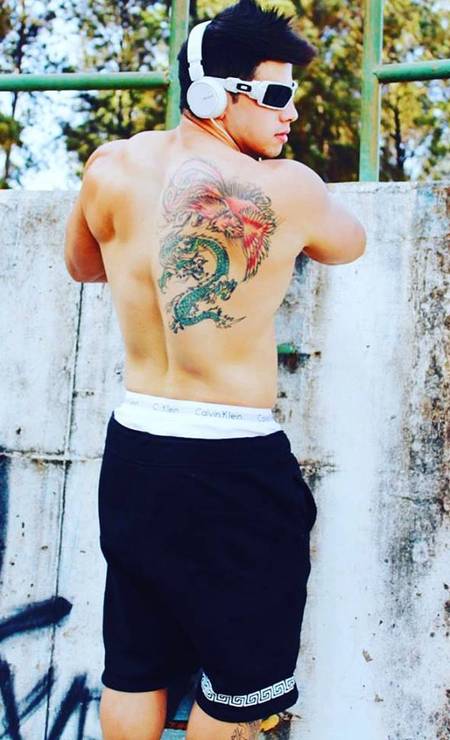 Nas redes sociais, Jean Hulkinho se apresenta como modelo e bodybuilder. Foto: Reprodução / Redes Sociais