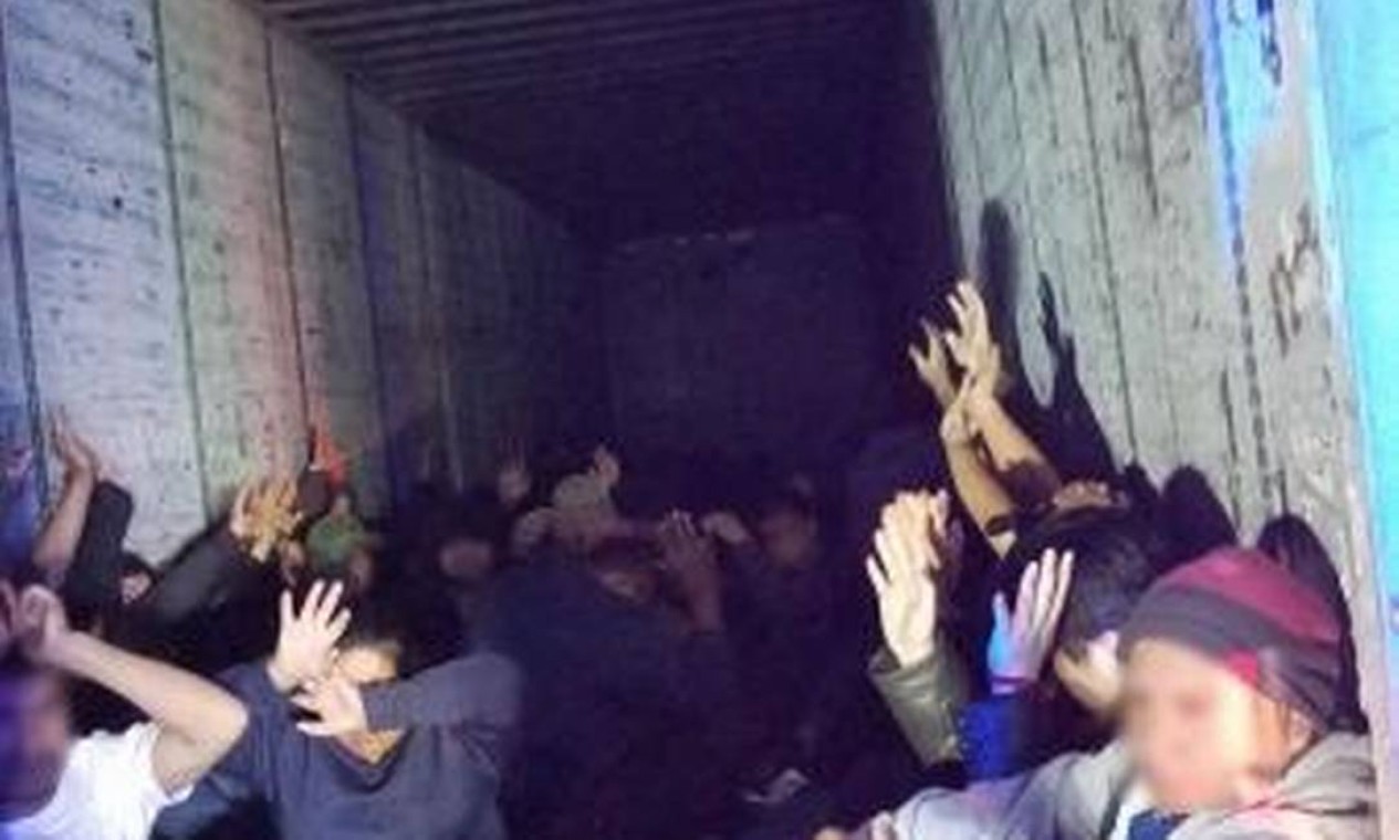 Imigrantes ilegais flagrados em Laredo, no Texas, EUA, em janeiro de 2020 Foto: Divulgação