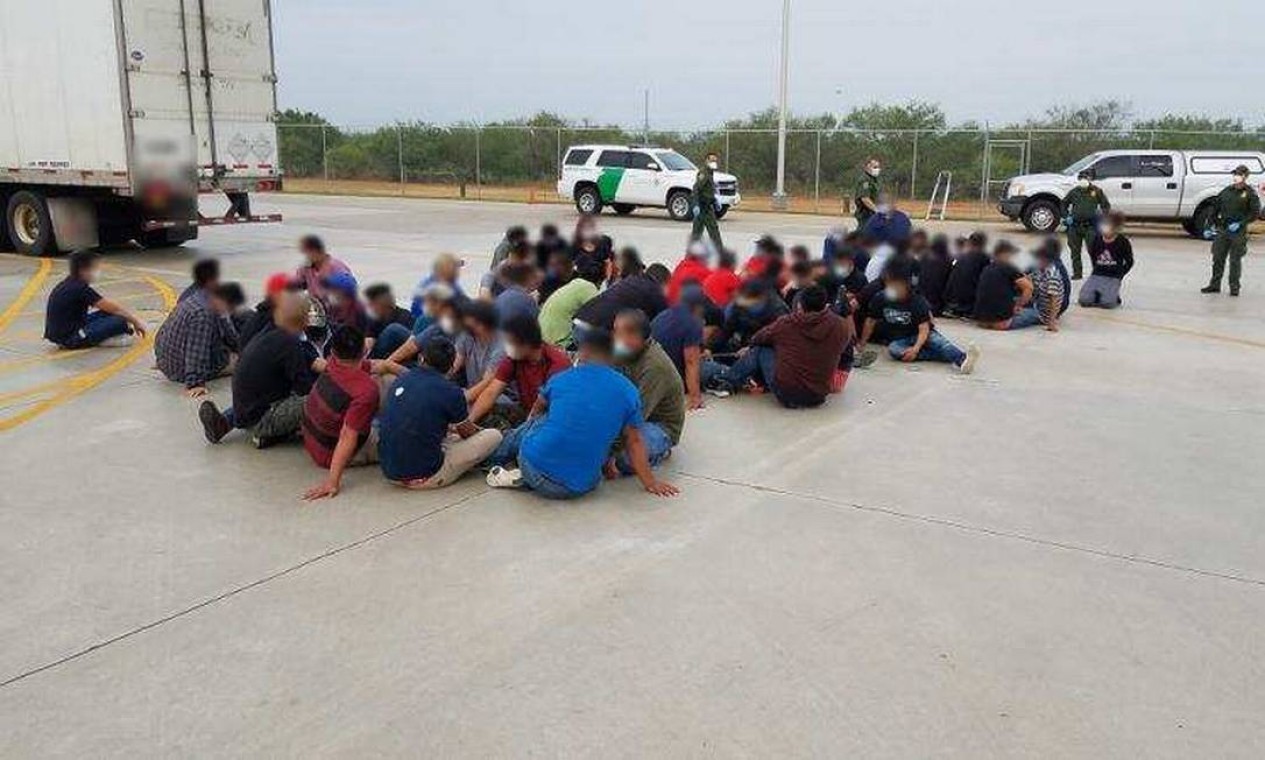 Imigrantes ilegais flagrados em Laredo, no Texas, EUA, em julho de 2020 Foto: Divulgação