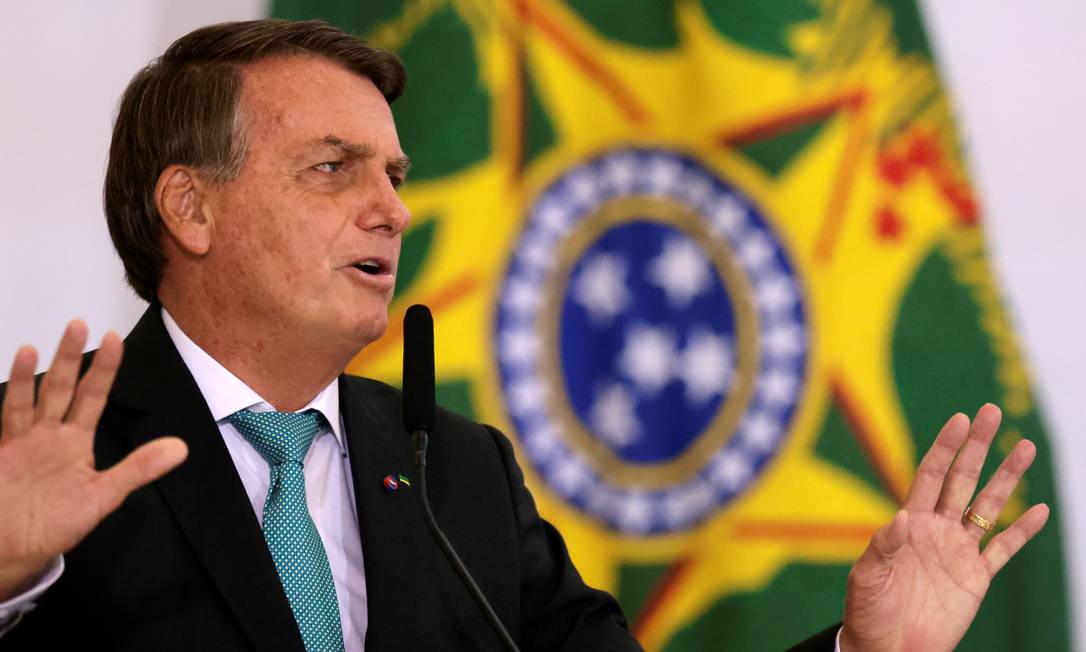 Bolsonaro diz que Forças Armadas não cumprirão eventuais 'ordens absurdas' suas ou de outros governos Foto: UESLEI MARCELINO / REUTERS