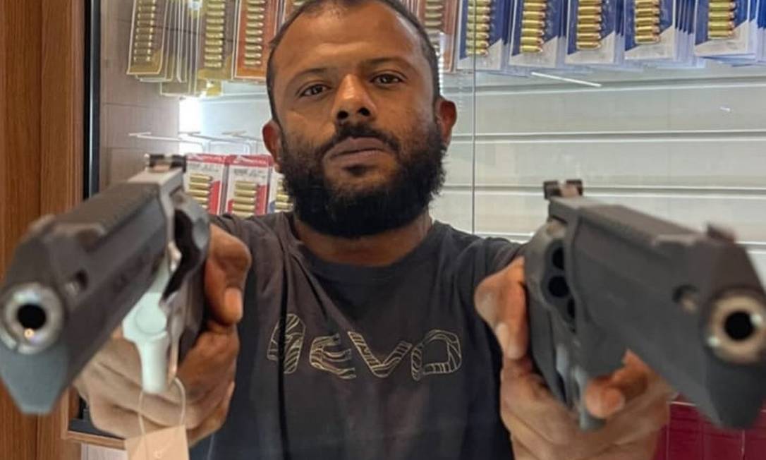 De volta às ruas: delegado youtuber diz que vai focar em preparo físico e mental para caso precise 'correr ou trocar tiros sozinho' - Jornal O Globo