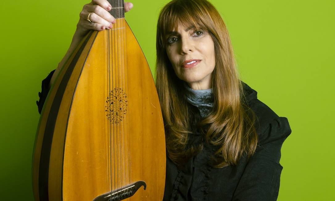 A cantora, compositora, poeta e instrumentista Denise Emmer Foto: Leo Martins / Agência O Globo