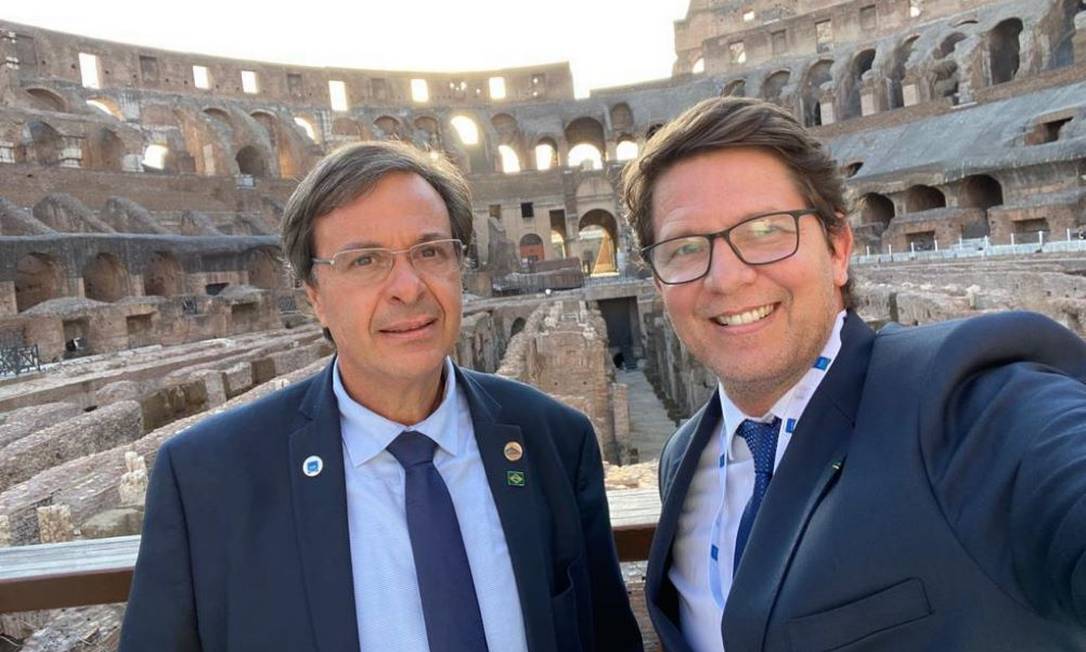 Gilson Machado e Mario Frias em viagem à Roma durante a 1ª Conferência de Ministros da Cultura do G20, em agosto Foto: Reprodução