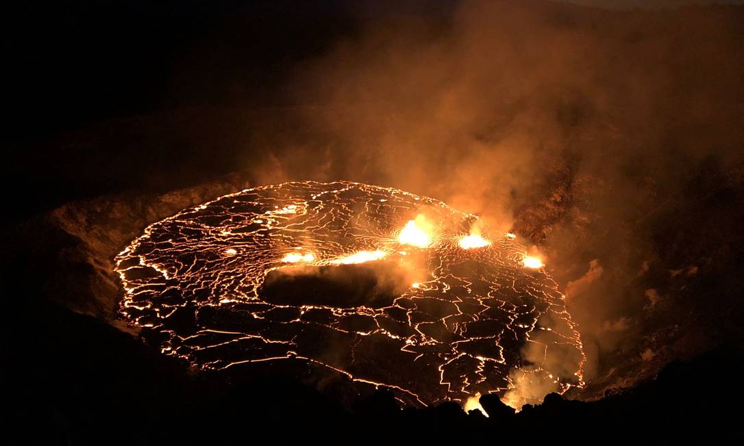 Idoso morre após queda de 30 metros em vulcão no Havaí