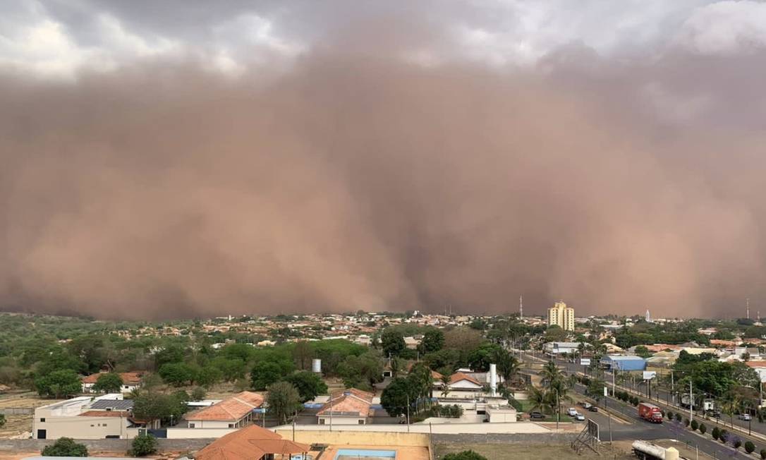 Vídeos: novas tempestades de poeira são registradas em ao menos quatro  estados brasileiros - Jornal O Globo