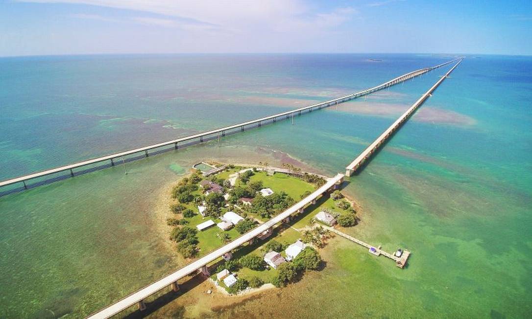 Uma das 42 pontes que integram a Florida Keys Highway, no sul da Flórida Foto: Visit Florida / Divulgação