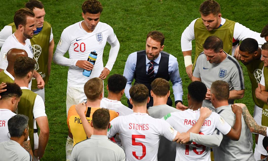 O técnico e ex-jogador Gareth Southgate com a seleção inglesa durante a Copa de 2018 Foto: JEWEL SAMAD / AFP