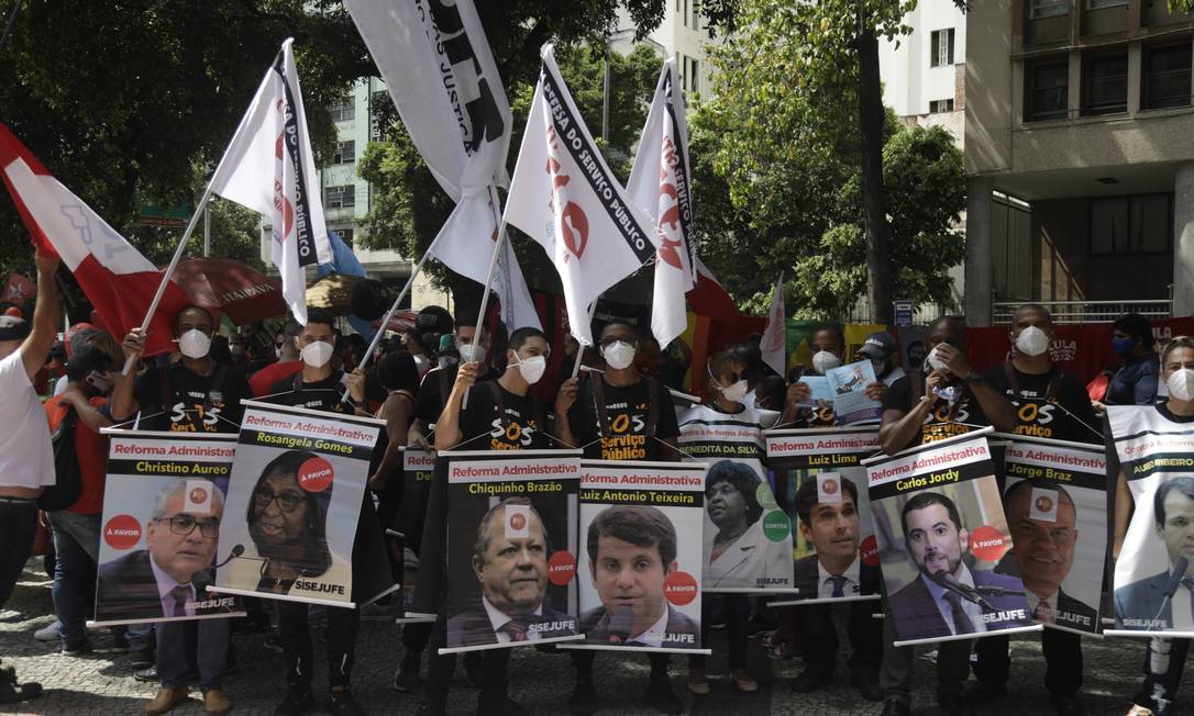 Ap s incidentes na Paulista Ciro Gomes prop e tr gua de Natal