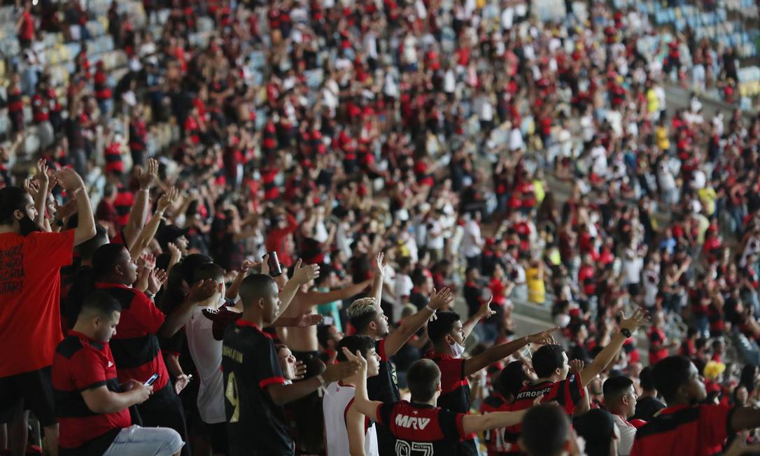 Aglomeração em jogo do Flamengo, em 15 de setembro Foto: RICARDO MORAES / Reuters
