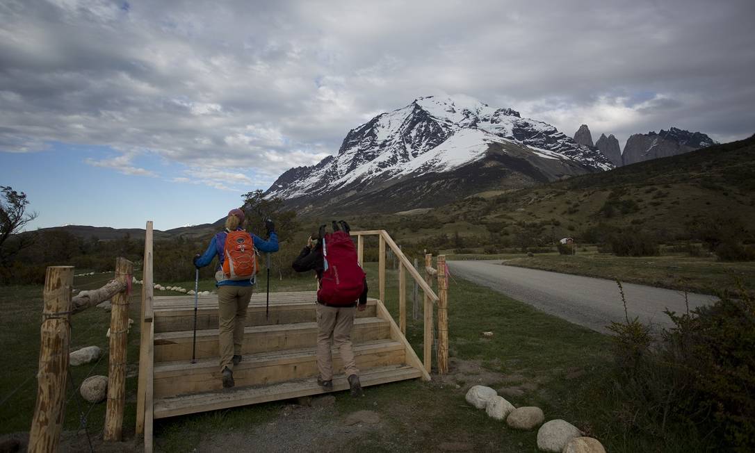 Visitantes no Parque Nacional Torres del Paine, na Patagônia chilena Foto: Márcia Foletto / Agência O Globo