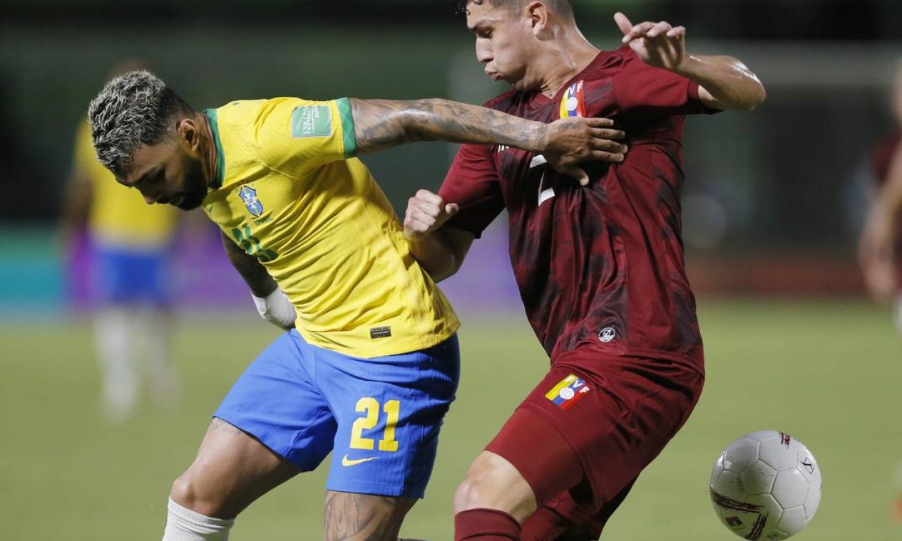 Gabigol marcou o segundo gol do Brasil na vitória sobre a Venezuela, na vitória por 3 a 1 Foto: MANAURE QUINTERO / REUTERS