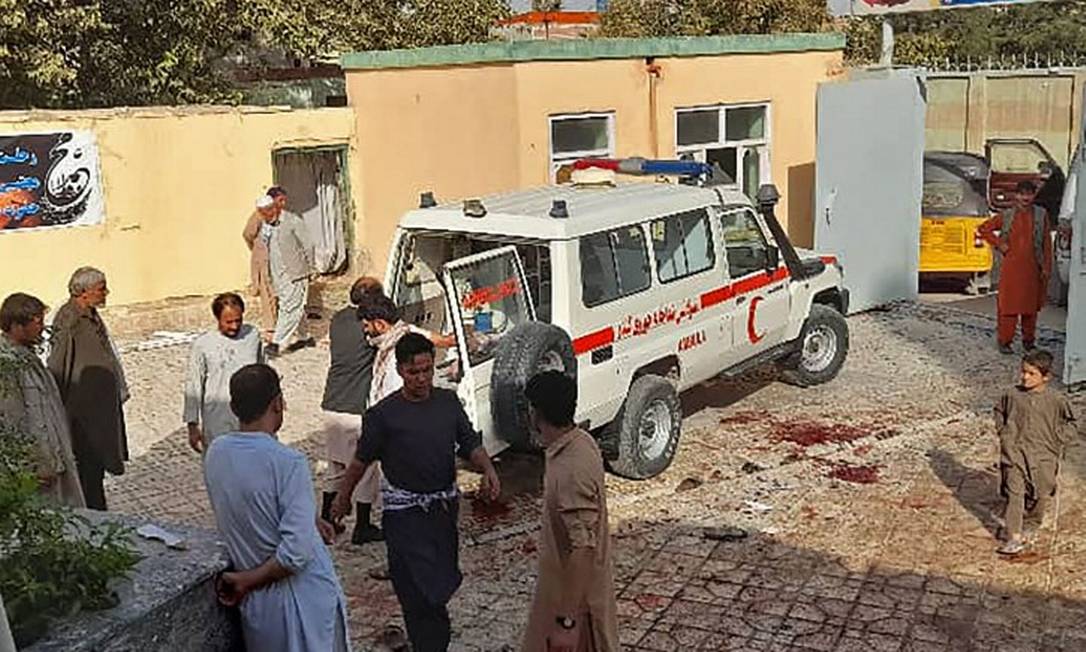 Explosão em mesquita no Afeganistão deixa ao menos 100 mortos e feridos