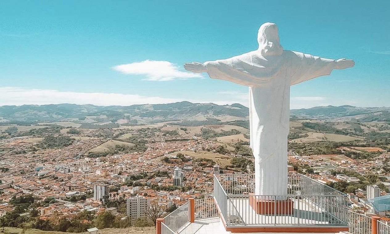 Águas de Lindoia, São Paulo - Localizado no alto do Morro do Cruzeiro, do monumento do Cristo Redentor de Lindóia é possível ver toda a cidade Foto: Divulgação