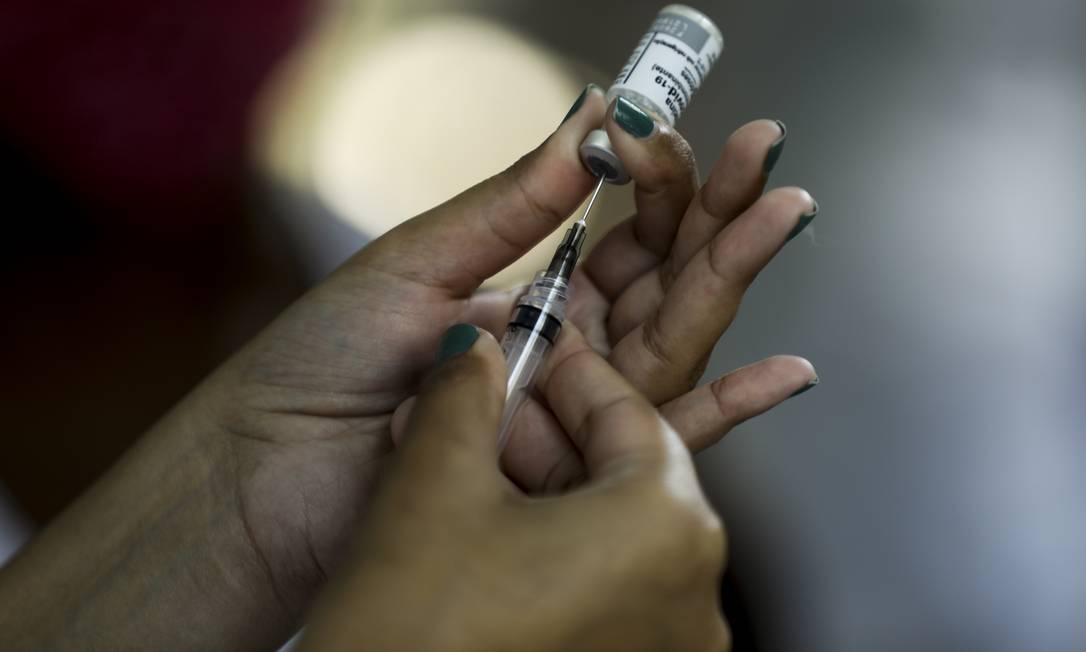 Vacinação: secretaria estadual de Saúde distribui 245.700 doses do imunizante da Pfizer Foto: Gabriel de Paiva / Agência O Globo