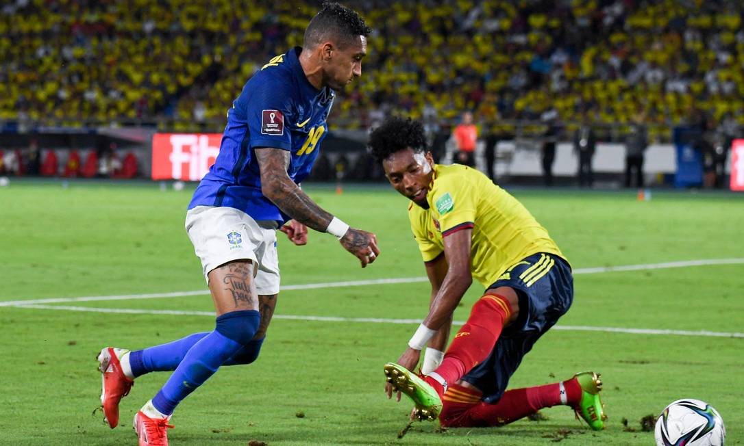 Raphinha entrou bem nas partidas do Brasil contra Venezuela e Colômbia Foto: JUAN BARRETO / AFP