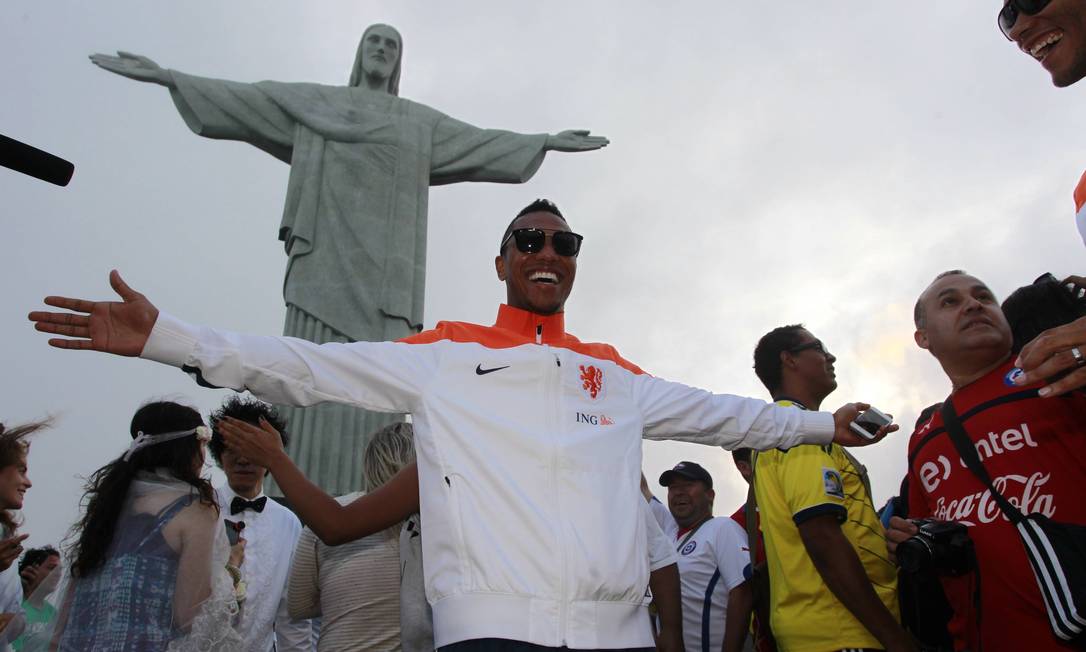 Jogadores da Holanda no Cristo Redentor, durante a Copa de 2014 Foto: Domingos Peixoto / Agência o Globo