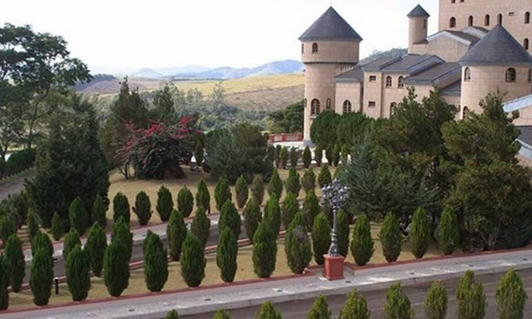 O Castelo da Monalisa tem 37 suítes com closet Foto: Casa Leiloeira / Divulgação